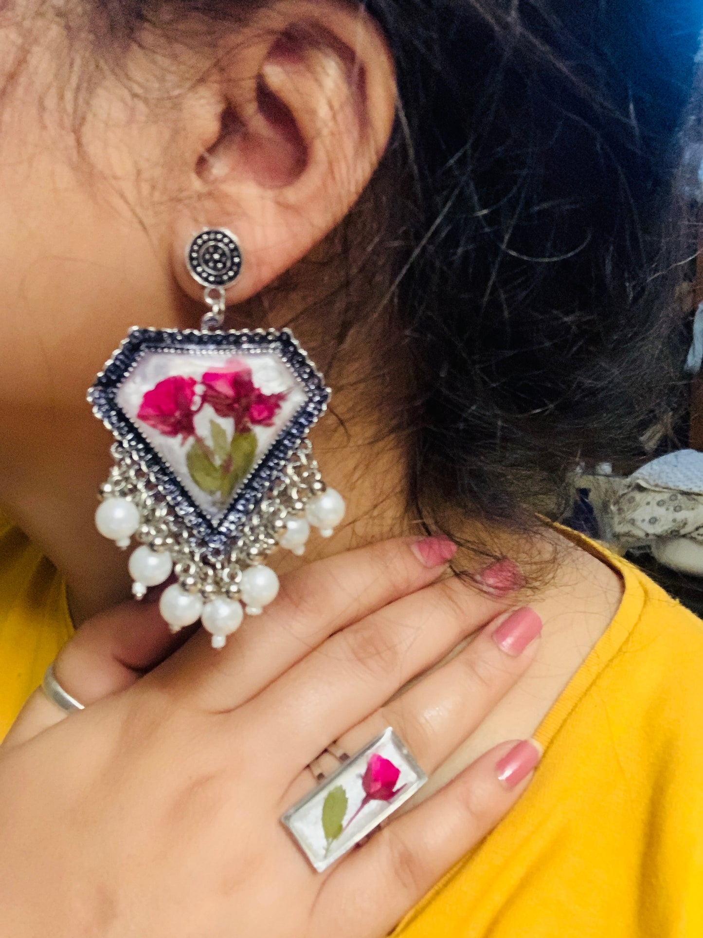 Rose jhumka