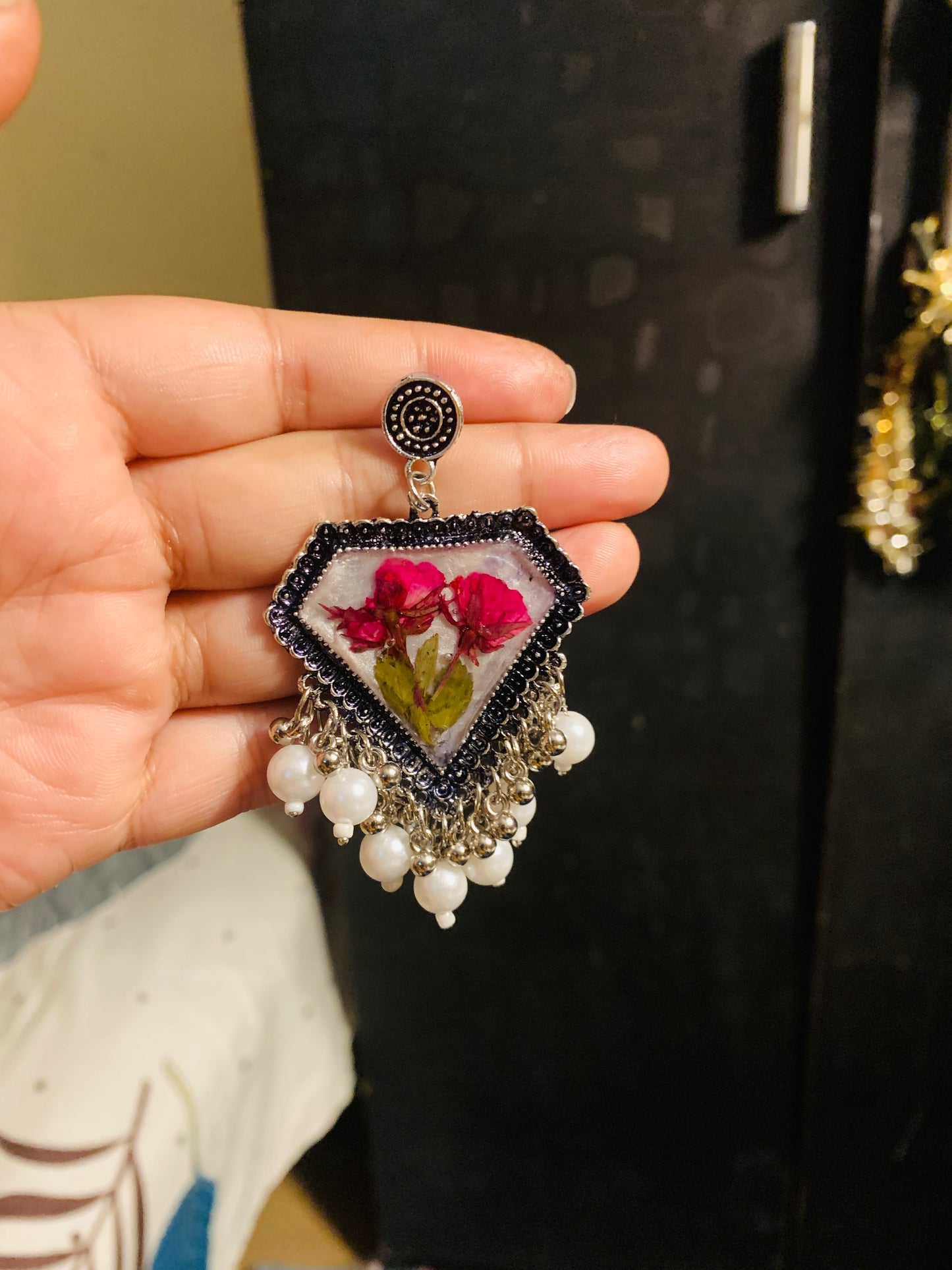 Rose jhumka