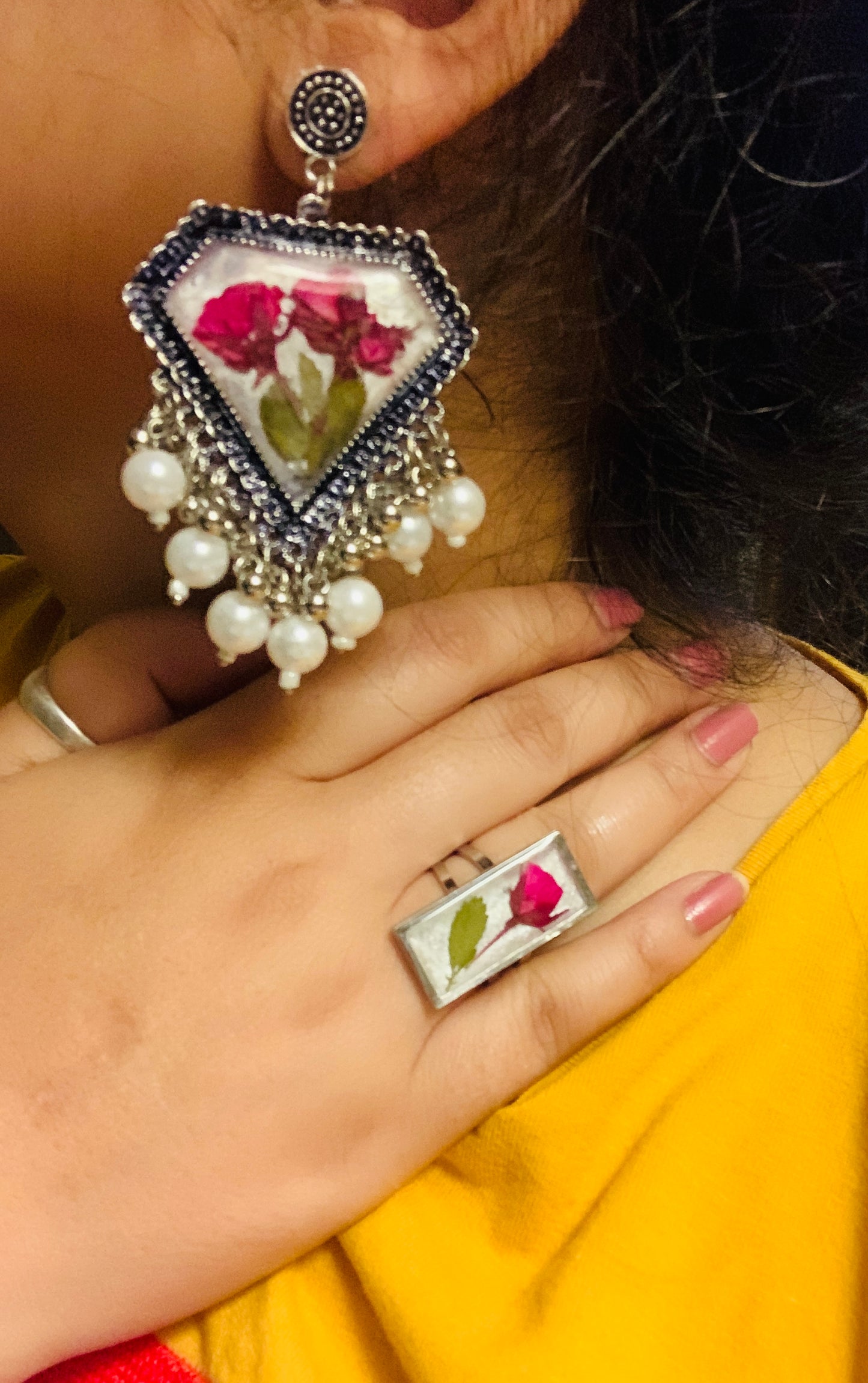 Rose jhumka