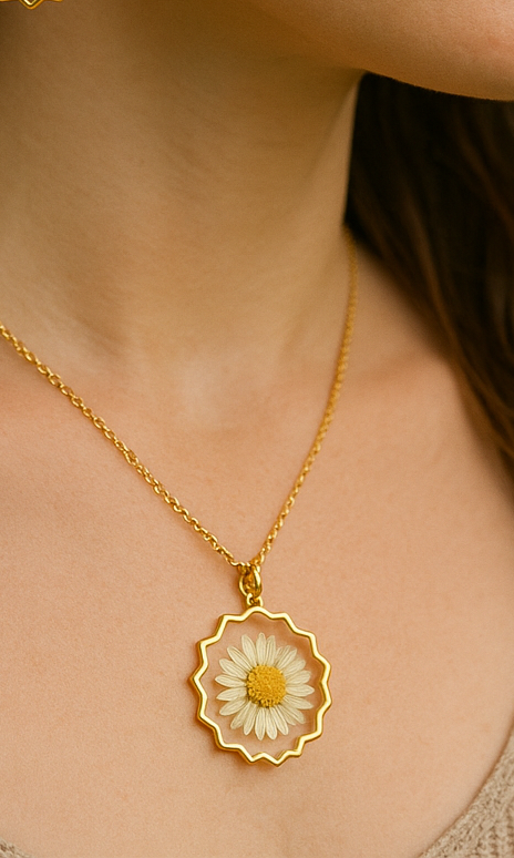 The cut pendant